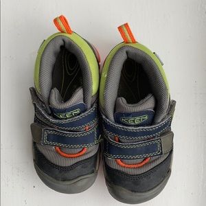 Keen peek-a-shoe toddler Size 9 hiking shoe
